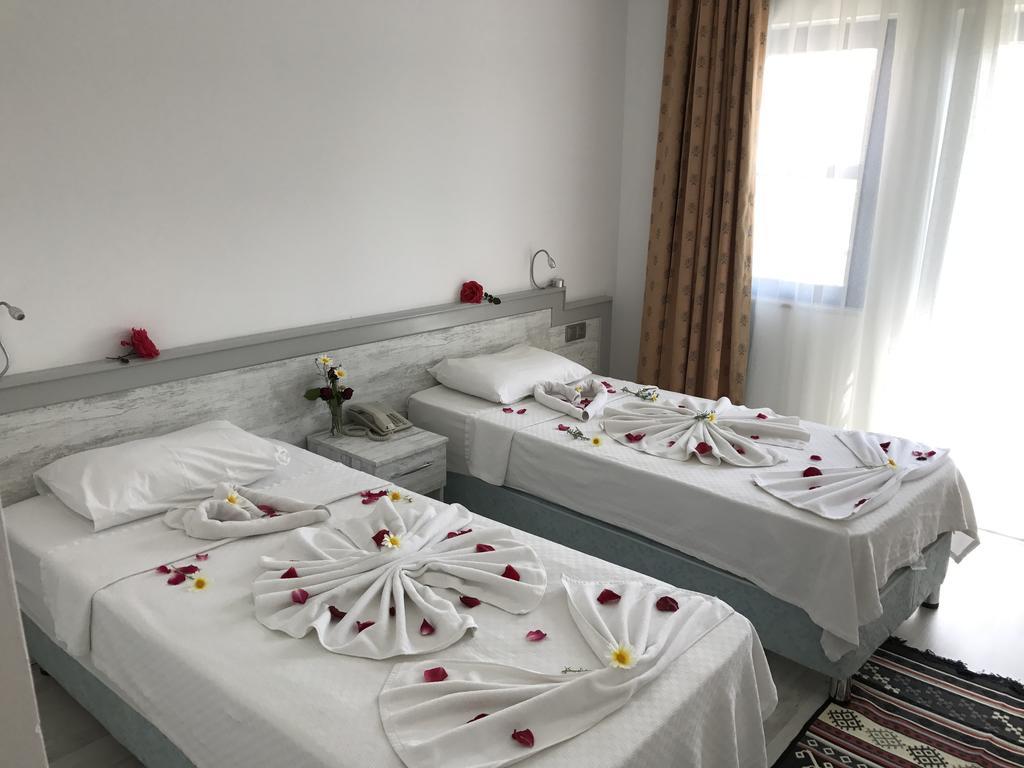 Aymes Hotel Фетие Екстериор снимка