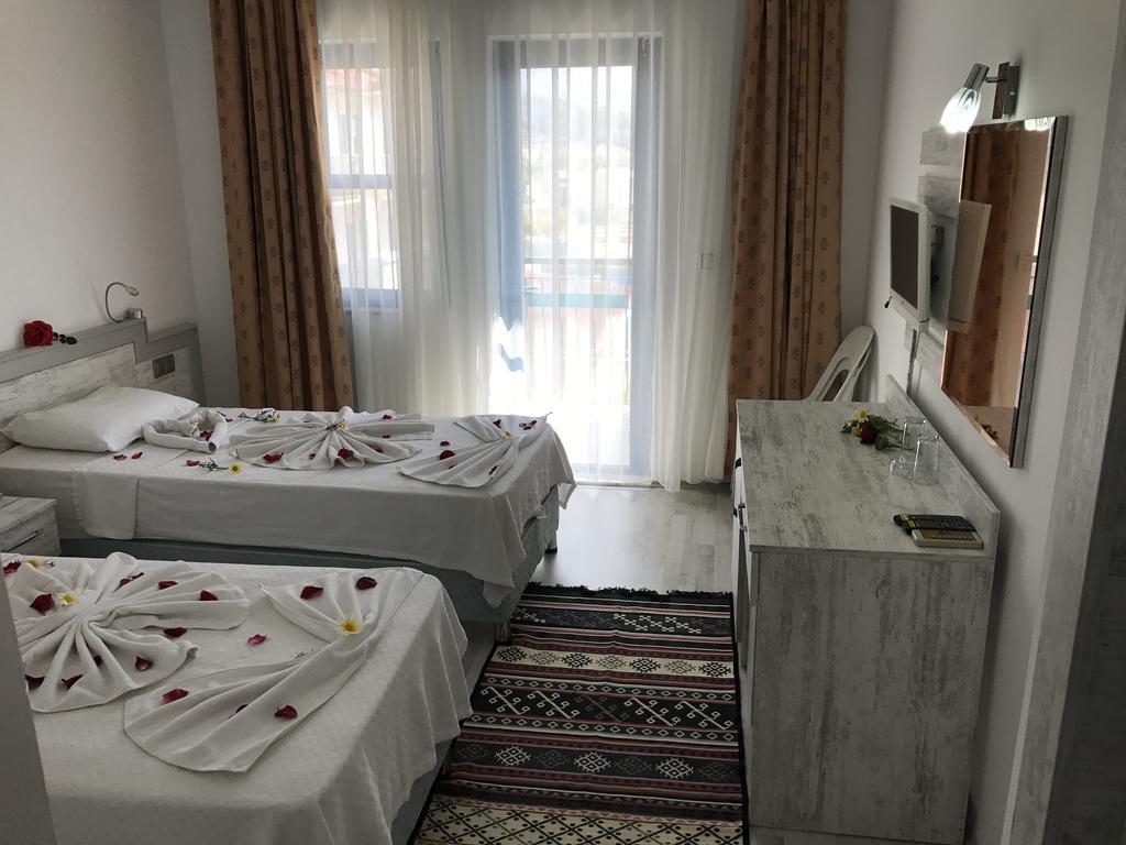 Aymes Hotel Фетие Екстериор снимка