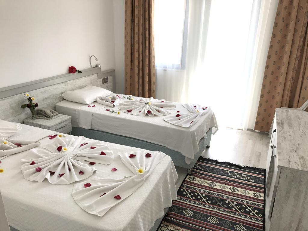 Aymes Hotel Фетие Екстериор снимка